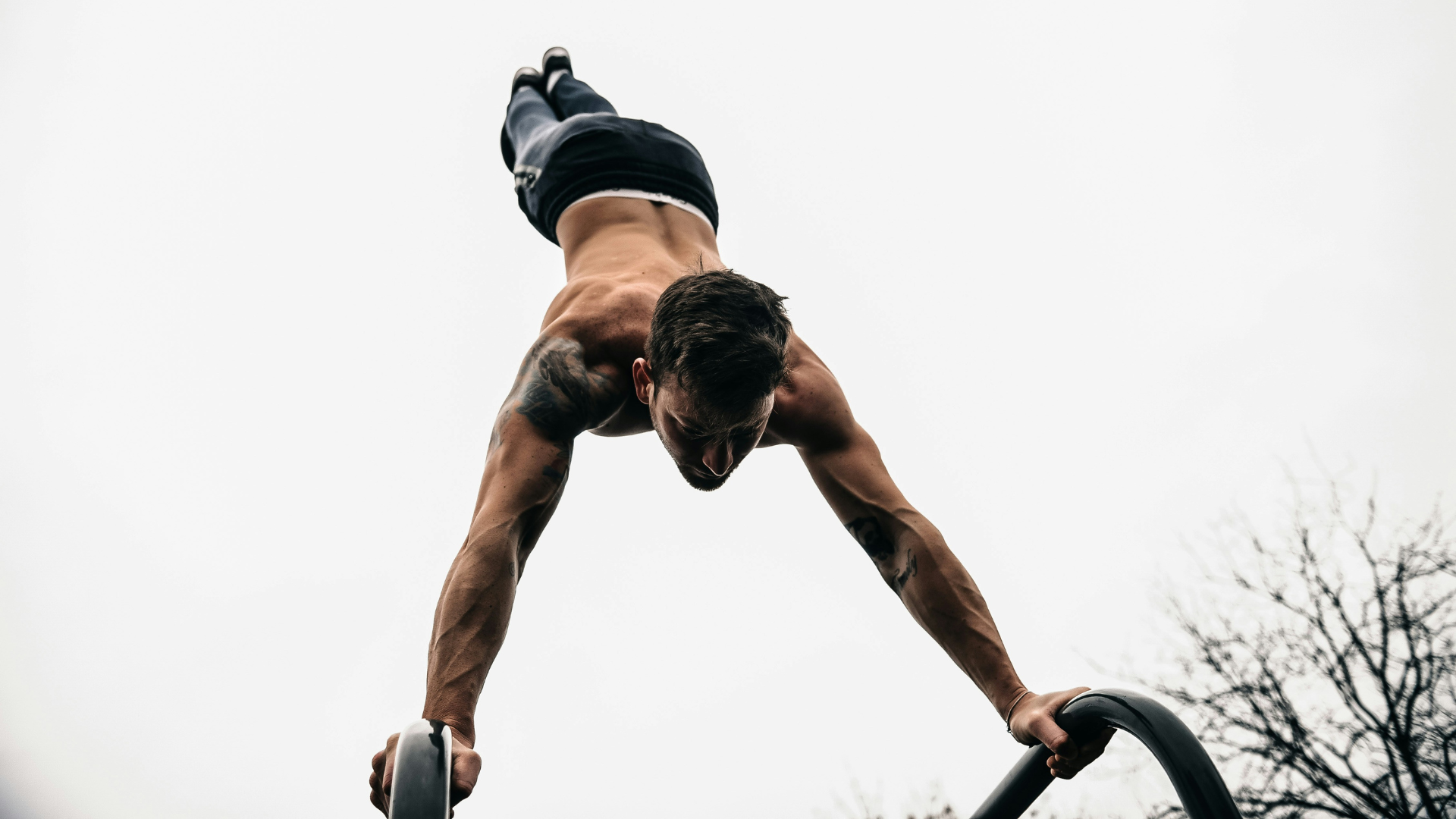 Les 5 exercices à maîtriser pour bien débuter dans le Street Workout 